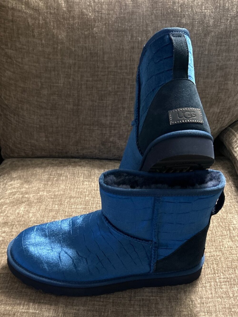 NWT UGG CLASSIC MINI II CROC BOOTS ~ BLUE VELVET ~ 9.5 - Picture 6 of 9
